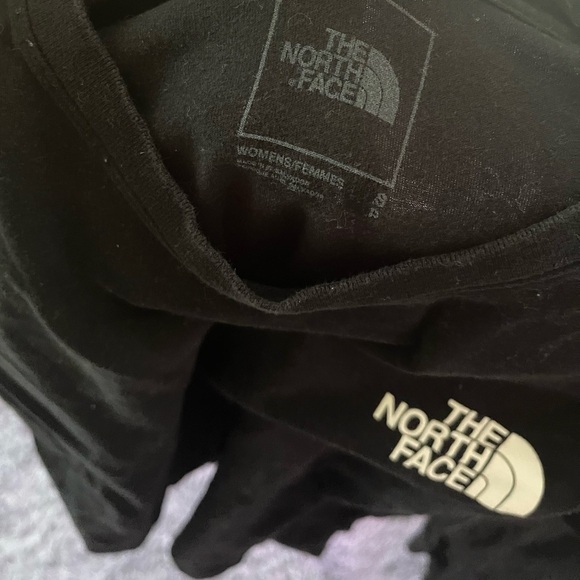 The North Face Women's Black Logo Shirt - Picture 3 of 5